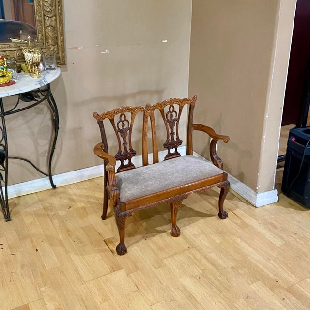 VTG 1970s Georgian Furnishing Co. Chippendale Hand-Carved Mahogany Child Settee For Sale - Image 12 of 12