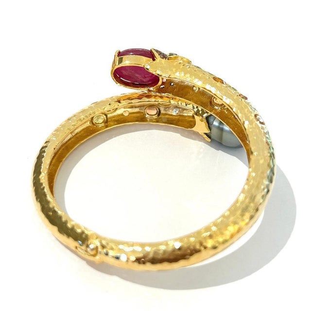 Early 21st Century Bochic "Orient" South Sea Pear, Ruby & Sapphire Bangle Set In 18K Gold & Silver For Sale - Image 5 of 18