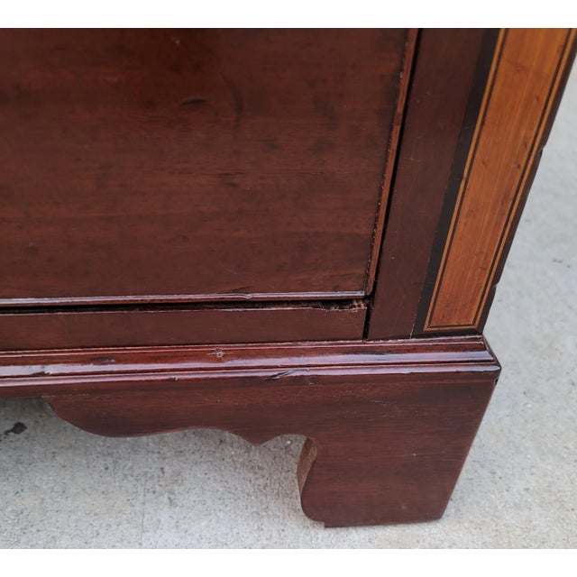 Antique Early 19th Century English Inlaid Mahogany 8 Drawer Gentleman's Tall Chest For Sale In Washington DC - Image 6 of 12