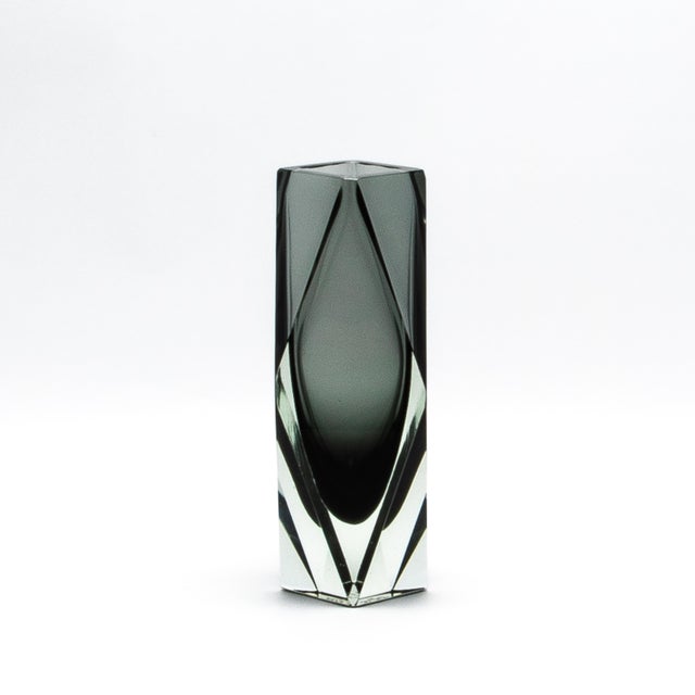 Modern Hand-Blown Murano Briolette Vase in Grey For Sale - Image 3 of 8