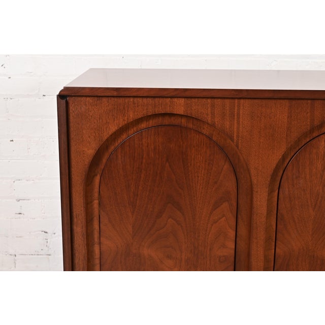 Wood T. H. Robsjohn Gibbings for Widdicomb Sculpted Walnut Colosseum Sideboard Credenza, Newly Refinished For Sale - Image 7 of 14