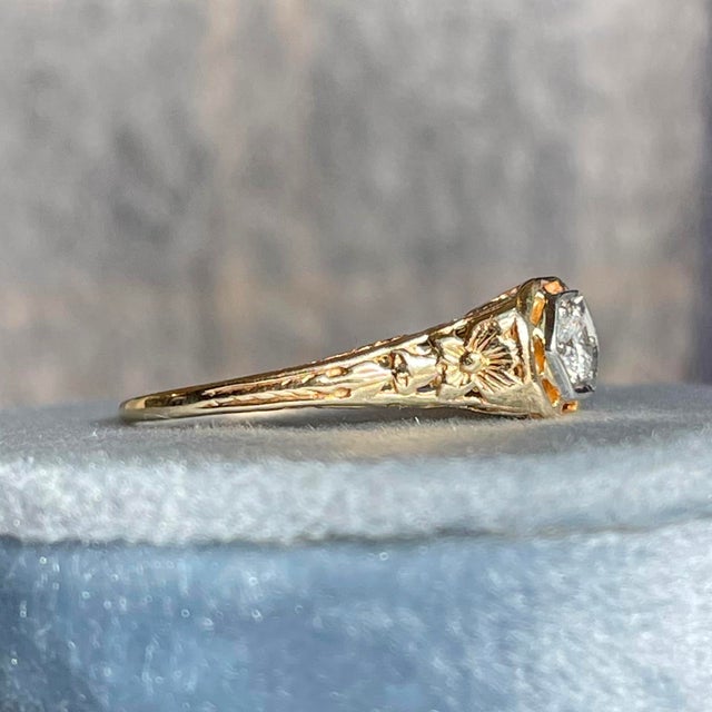 1920s Art Deco 14k Filigree Diamond Solitaire Ring, Size 5.25 For Sale - Image 4 of 8