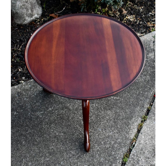Vintage- (1960's) Round Accent Table has a Queen Anne Style. Pie Crust Features. The Wood is Mahogany. The Measurements:...