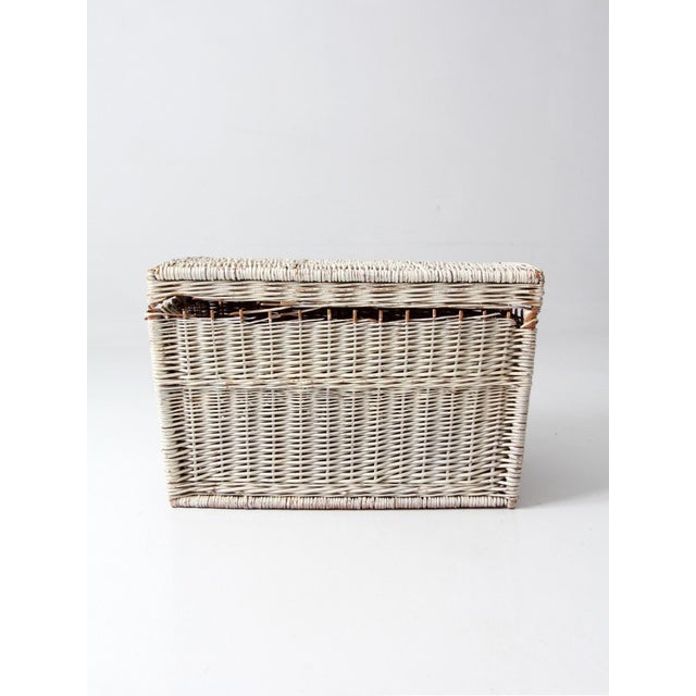Mid 20th Century Vintage White Wicker Storage Basket For Sale - Image 5 of 18