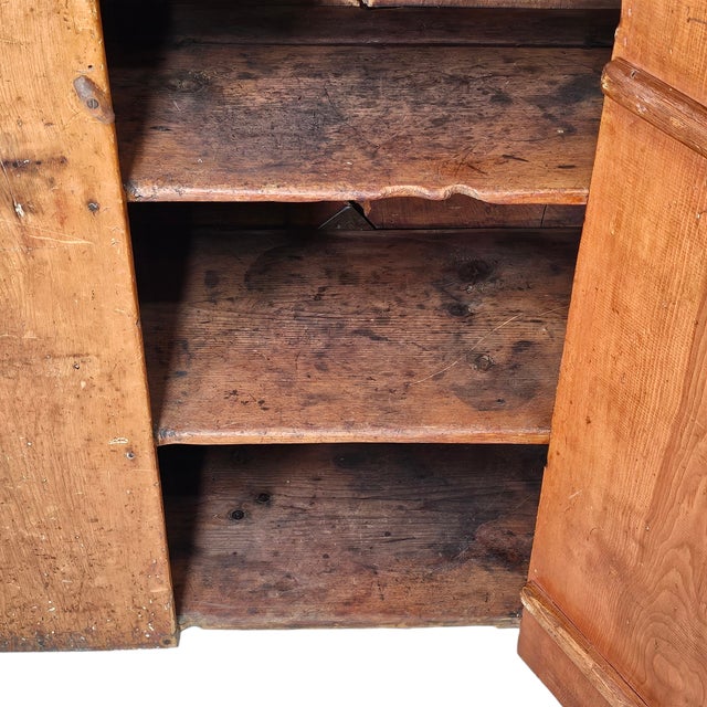 18th Century American Primitive Pine Cupboard With Original Surface For Sale In San Francisco - Image 6 of 17