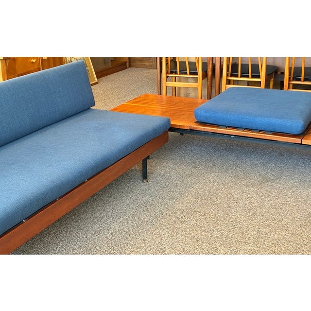 Mid Century Modern Modular Teak Platform Bench Seating, Uk Import c.1960 For Sale - Image 9 of 10