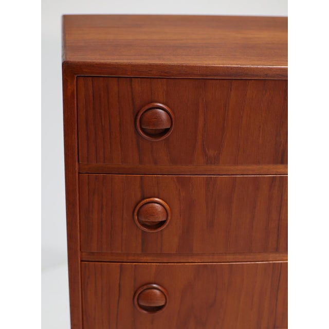 Curved Chest of Drawers in Teak by Kai Kristiansen, Denmark, 1960s For Sale - Image 4 of 17