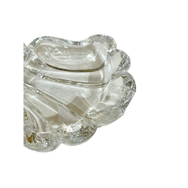 Mid 20th Century Set of 5 Mid 20th Century French Clear Glass Shell Form Ashtrays For Sale - Image 5 of 7
