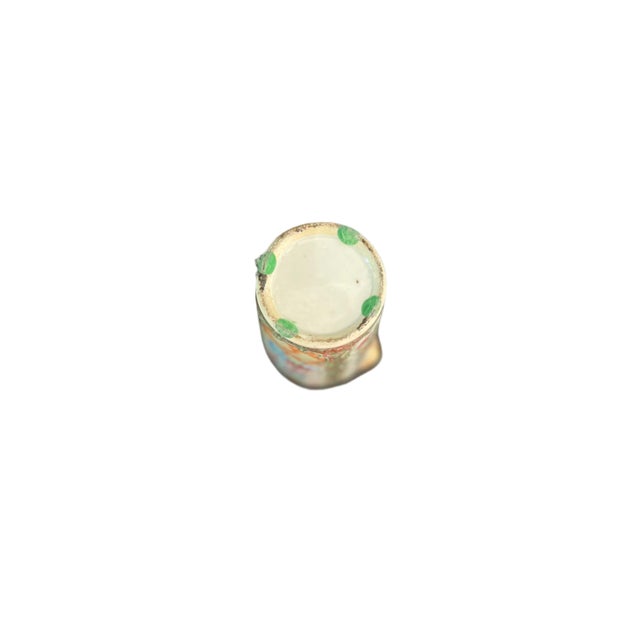 Chinoiserie Vintage Rose Medallion Vase For Sale - Image 3 of 3