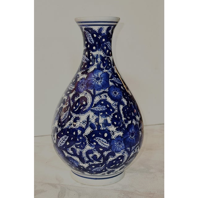 Late 20th Century Blue and White Porcelain Vases - A Pair For Sale - Image 5 of 8