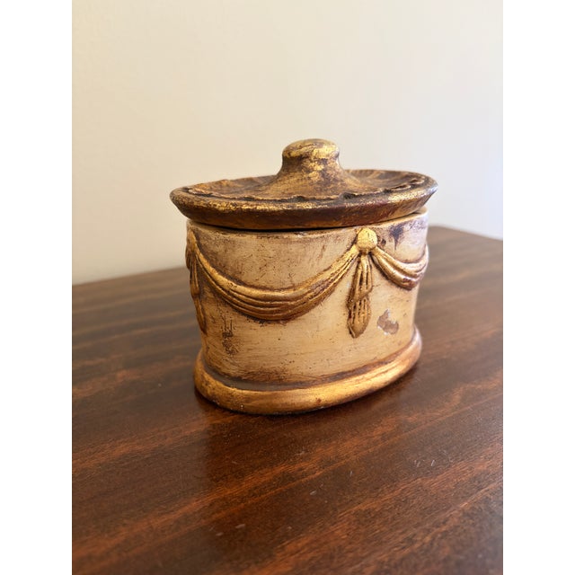 Mid 20th Century Hollywood Regency Italian Giltwood Lidded Box For Sale - Image 5 of 13
