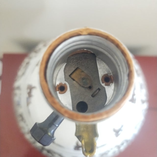 Brown Vintage 1970s Hand-Painted Brown & White Floral Ginger Jar Table Lamp For Sale - Image 8 of 15