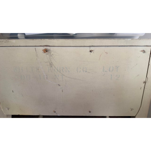 White Furniture Pair of Vintage White Fine Furniture French Provincial Nightstands (Mebane, Nc) For Sale - Image 4 of 12