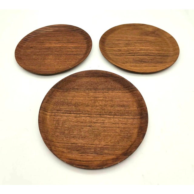 Kay Bojesen Mid 20th Century Teak Bentwood Appetizer Plates or Trinket Dishes, Set of 3 For Sale - Image 4 of 10