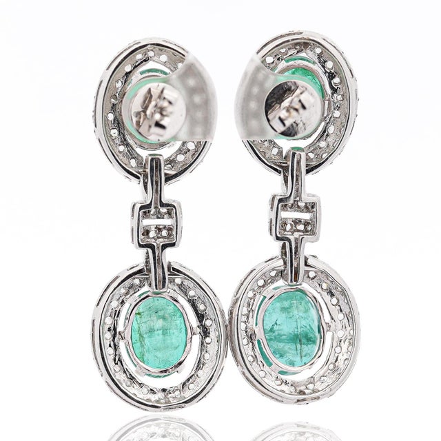 2020s 32 Carat Emerald and Rose-Cut Diamond Necklace & Earring Set in 18k Gold For Sale - Image 5 of 10