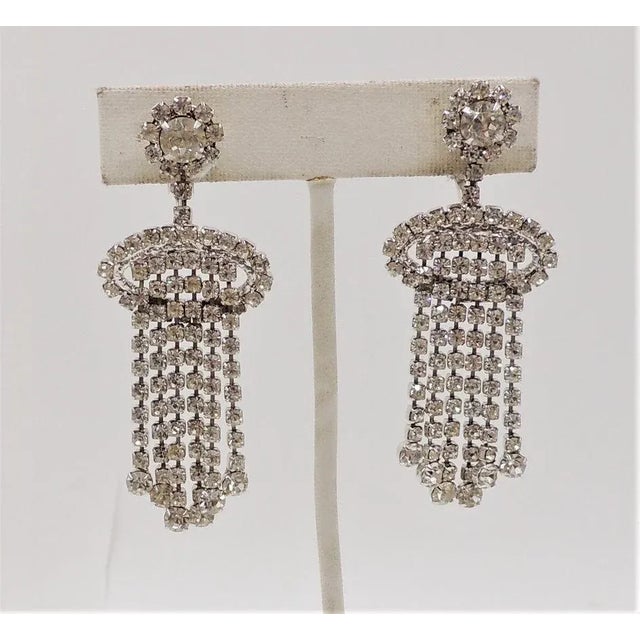 1960s Vintage 1960s Signed Napier Rhodium Plated Clear Rhinestone Chandelier Clip Earrings - 2 Pieces For Sale - Image 5 of 7