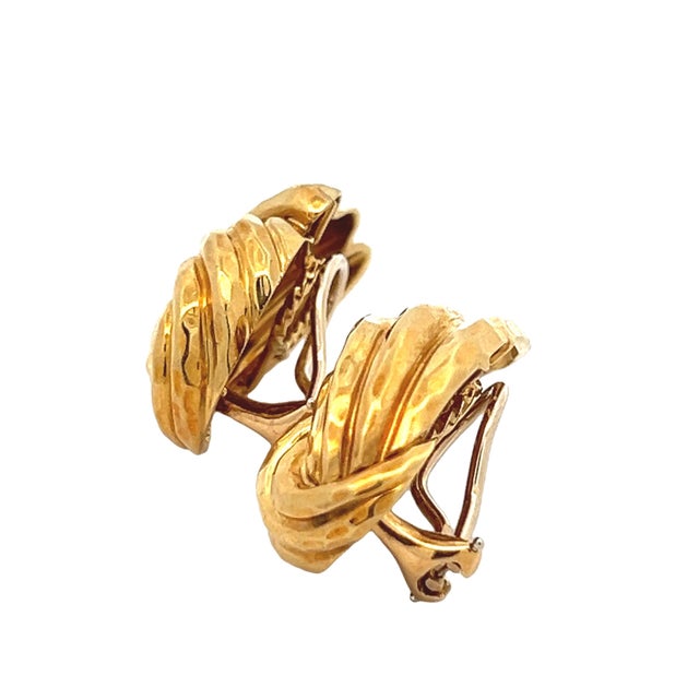 Modern Vintage Henry Dunay 18K Yellow Gold Sculptural Earrings – Hammered Finish For Sale - Image 3 of 12