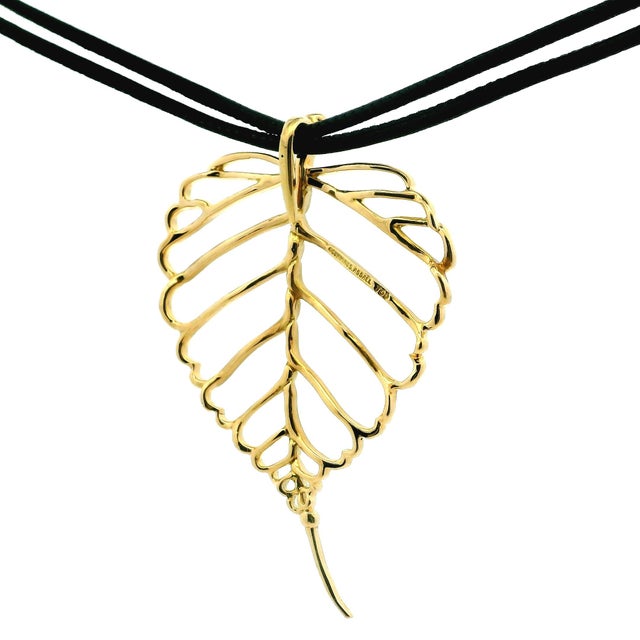 Metal Vintage Angela Cummings 18k Gold Leaf Pendant Necklace For Sale - Image 7 of 11