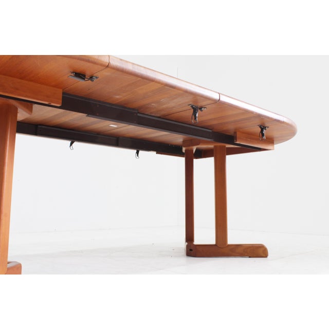 Wood Vintage Danish Round Extendable Dining Table in Teak, 1960s For Sale - Image 7 of 8