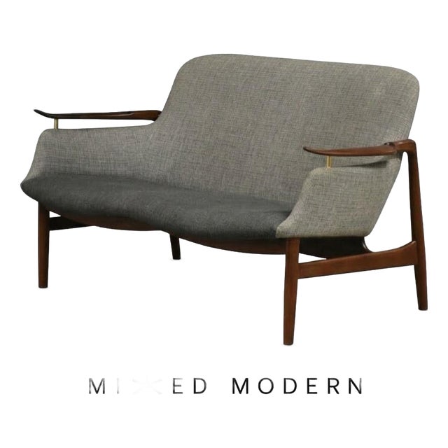 1950s Finn Juhl Nv-53 Teak Loveseat Sofa Settee For Sale