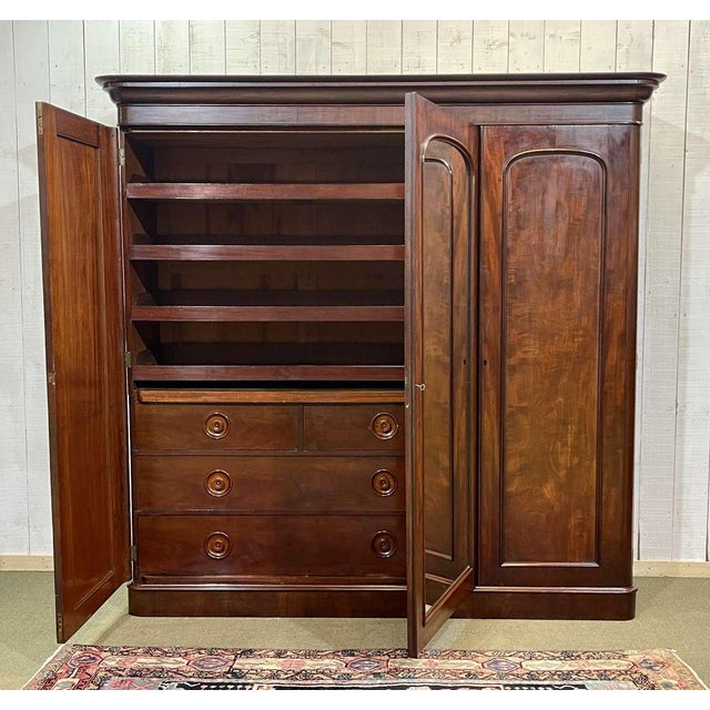Wood antique Victorian English Wardrobe in Mahogany, 1800s For Sale - Image 7 of 18