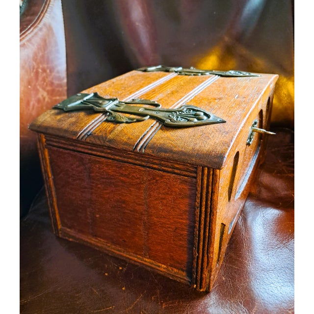 Late 19th Century Arts & Craft Brass and Oak Casket, England For Sale - Image 4 of 16