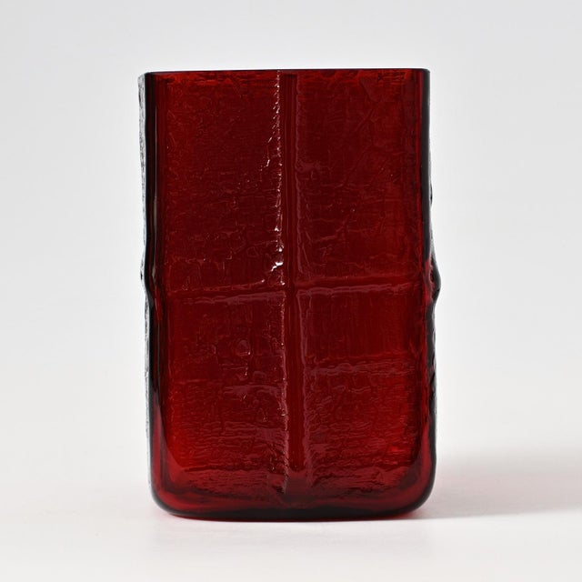Mid-Century Modern Swedish Red Glass Vase by Christer Sjögren for Lindshammar, 1960s For Sale - Image 3 of 12