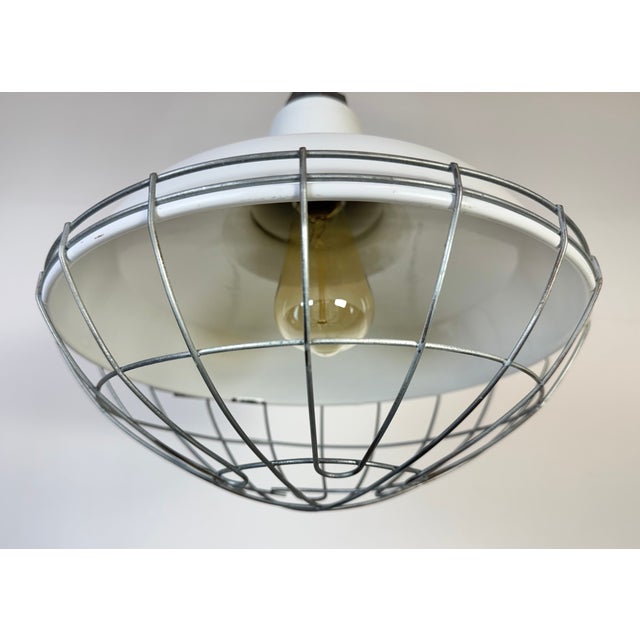 Industrial White Enamel Factory Pendant Lamp from Benjamin, USA, 1960s For Sale - Image 6 of 16