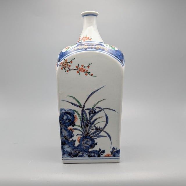 Edit 18th Century Large Edo Period Polychrome Tokkuri Sake Bottle For Sale - Image 4 of 8
