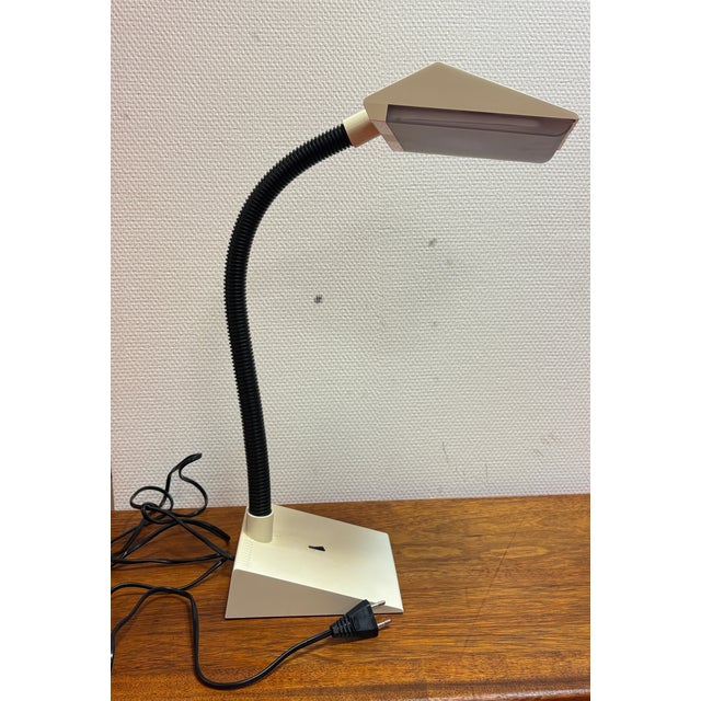 Black White 2D Ibis Table Light by Fulvio Battaglia for Thorn, 1980 For Sale - Image 8 of 14