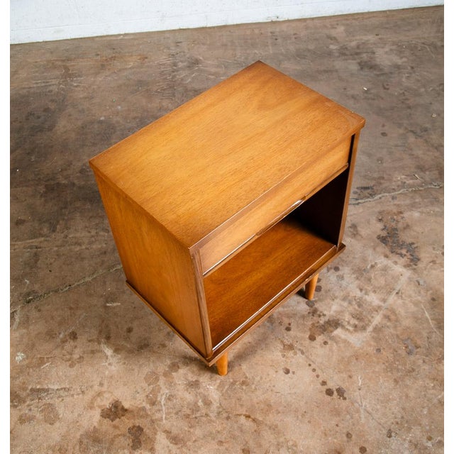 1960s Vintage Mid Century Modern Nightstand Broyhill Walnut Drawer ...