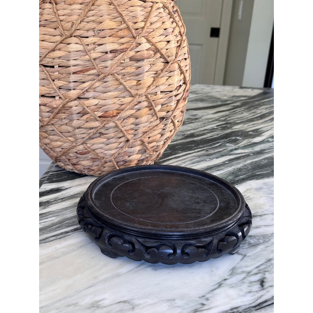 Boho Chic Sea Grass Vintage Pineapple Motif Vase With Plinth and Florals For Sale - Image 3 of 11