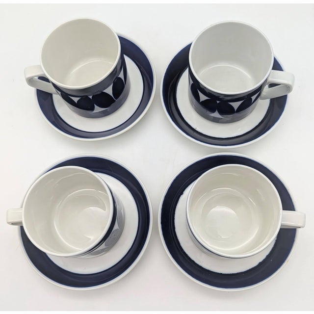 Ink Blue Mid 20th Century Arabia of FInland "Sotka" 6-Piece Dinnerware Designed by Raija Uosikkinen, a Set of 25 Pieces For Sale - Image 8 of 18