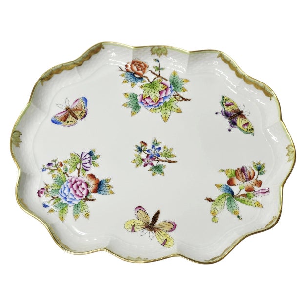 Herend Vintage Herend Queen Victoria Vbo Hand-Painted Porcelain Tea & Coffee Service - Set of 4 For Sale - Image 4 of 18