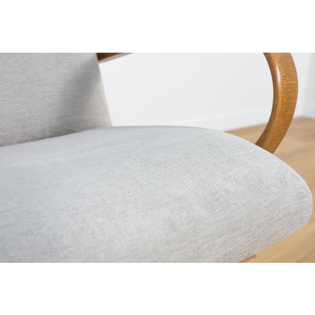 Model 53 Armchair by Jaroslav Smidek for Ton, 1960s For Sale - Image 10 of 15