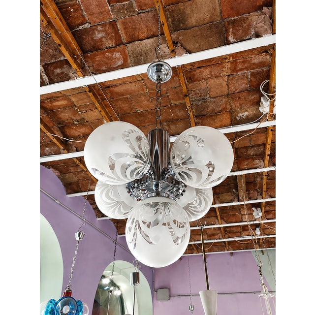 1970s Vintage Art Deco Style Chandelier with Etched Glass Shades and Chrome Finish, 1970s For Sale - Image 5 of 9