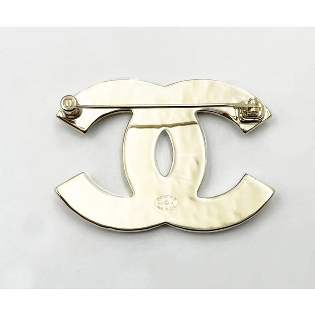 Contemporary Chanel Classic Gold CC Frame Black Brooch For Sale - Image 3 of 3