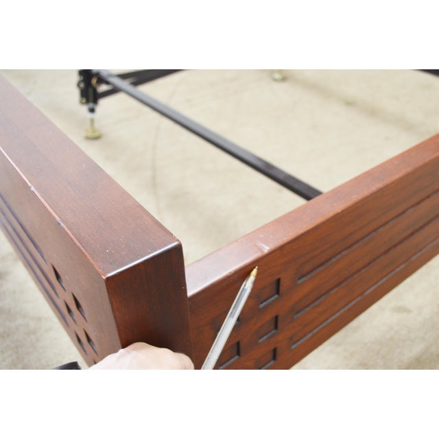 Late 20th Century Stickley King Bed For Sale - Image 5 of 11