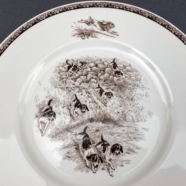 Wedgwood England Sporting Dog "A Hot Scent" Beagles Plate Marguerite Kirmse For Sale In Miami - Image 6 of 7