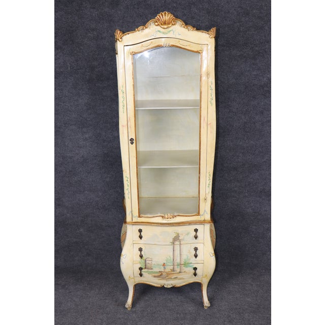 1920s Early 1900s Era Italian Venetian Bombe Form Paint Decorated Vitrine For Sale - Image 5 of 15