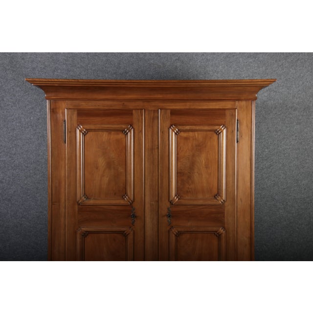 Antique Biedermeier Cabinet in Walnut, 1800 For Sale - Image 6 of 18