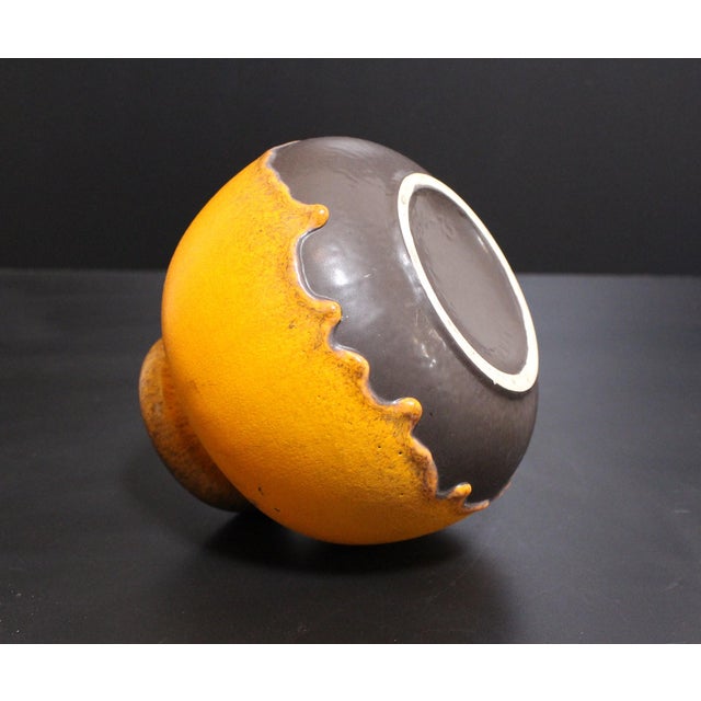 1970s Mid-Century Modern 284-15 Fat Lava Spherical Vase by Scheurich, West Germany, 1970s For Sale - Image 5 of 7