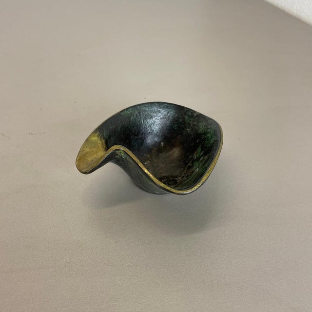 Small Organic Form Brass Ashtray from Carl Auböck, 1950s For Sale - Image 3 of 18
