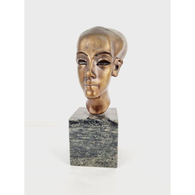Bronze bust of Nefertiti, work of an unknown sculptor from the 1930s. She was an ancient queen, one of the best-known and...
