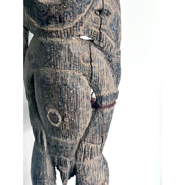 Yam Ceremonial Digging Stick with Carving Papua New Guinea For Sale - Image 9 of 16