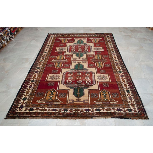 Vintage Hand Knotted Turkish Rug Organic Wool Living Room Decor – 6′9″ × 10′6″ For Sale - Image 6 of 15