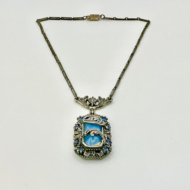 Cornflower Blue 1920s Antique Art Deco Art Nouveau Blue Glass & Silver Tone Pendant Necklace, 14.5”. For Sale - Image 8 of 12