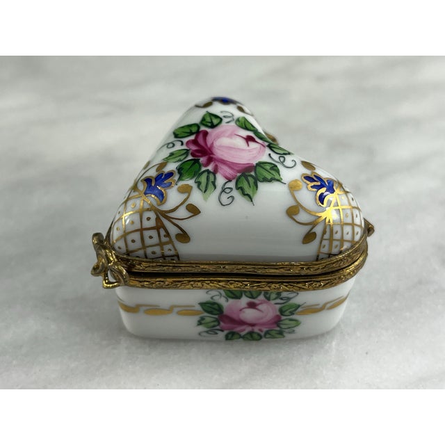 Ceramic 1980s French Limoges Peint Main Heart Trinket Box, Hand Painted Floral For Sale - Image 7 of 9