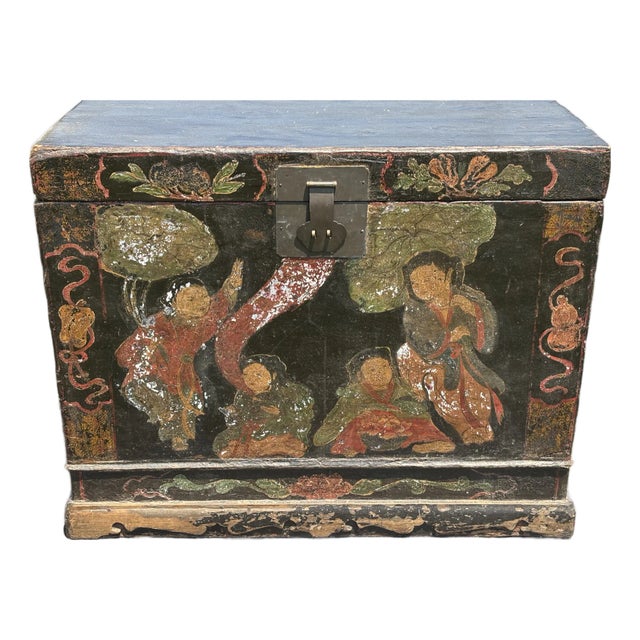 Chinese Lacquer Travel Trunk - 19th. C, Artist Signed, Hand Painted and Constructed For Sale