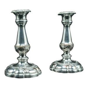 1910s Pair of Antique Edwardian English Silver Plate Decorative Candlesticks
